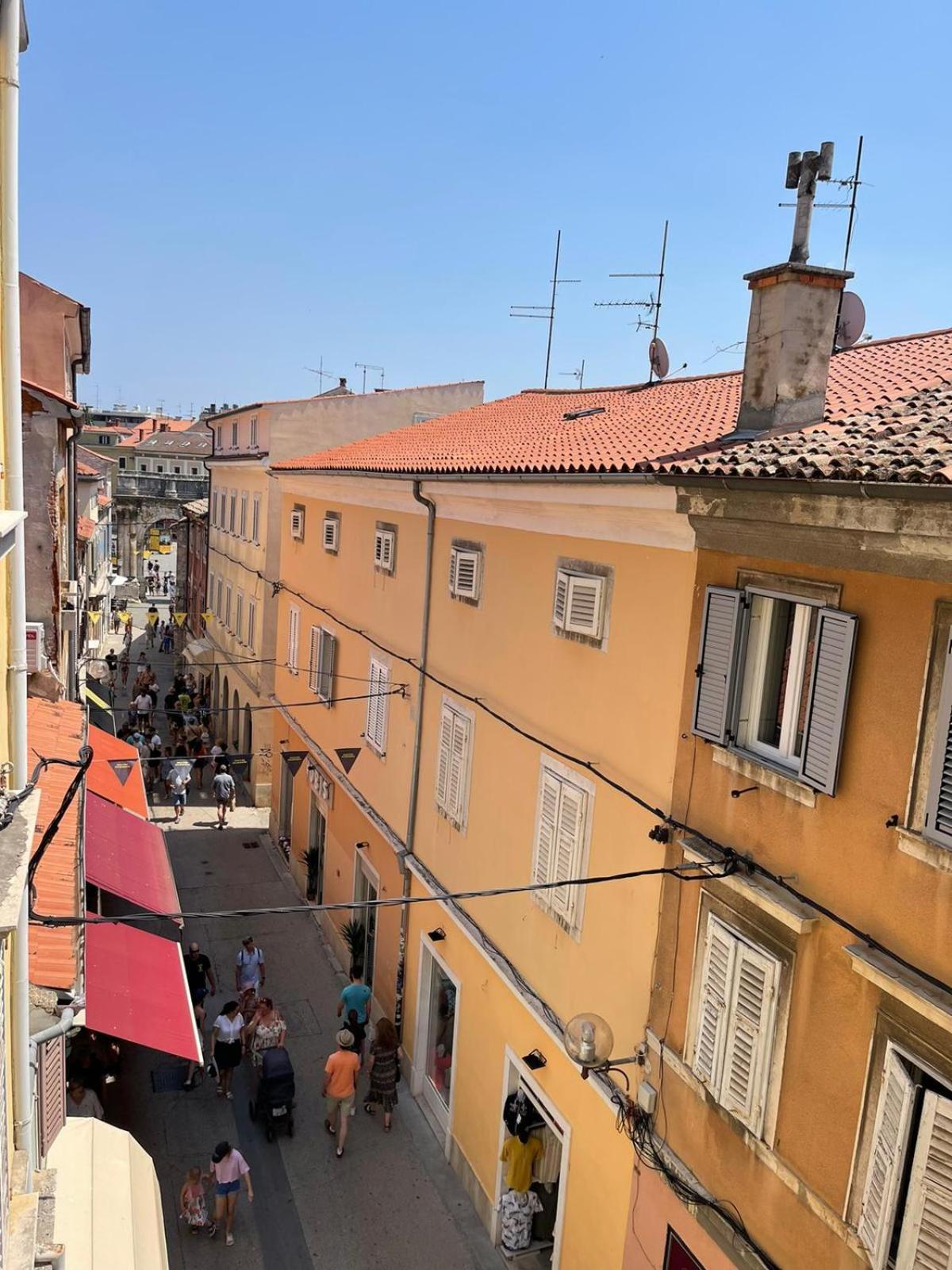 Dejan Apartment 2-Top Centar-Old Town Studio Pula Exterior photo