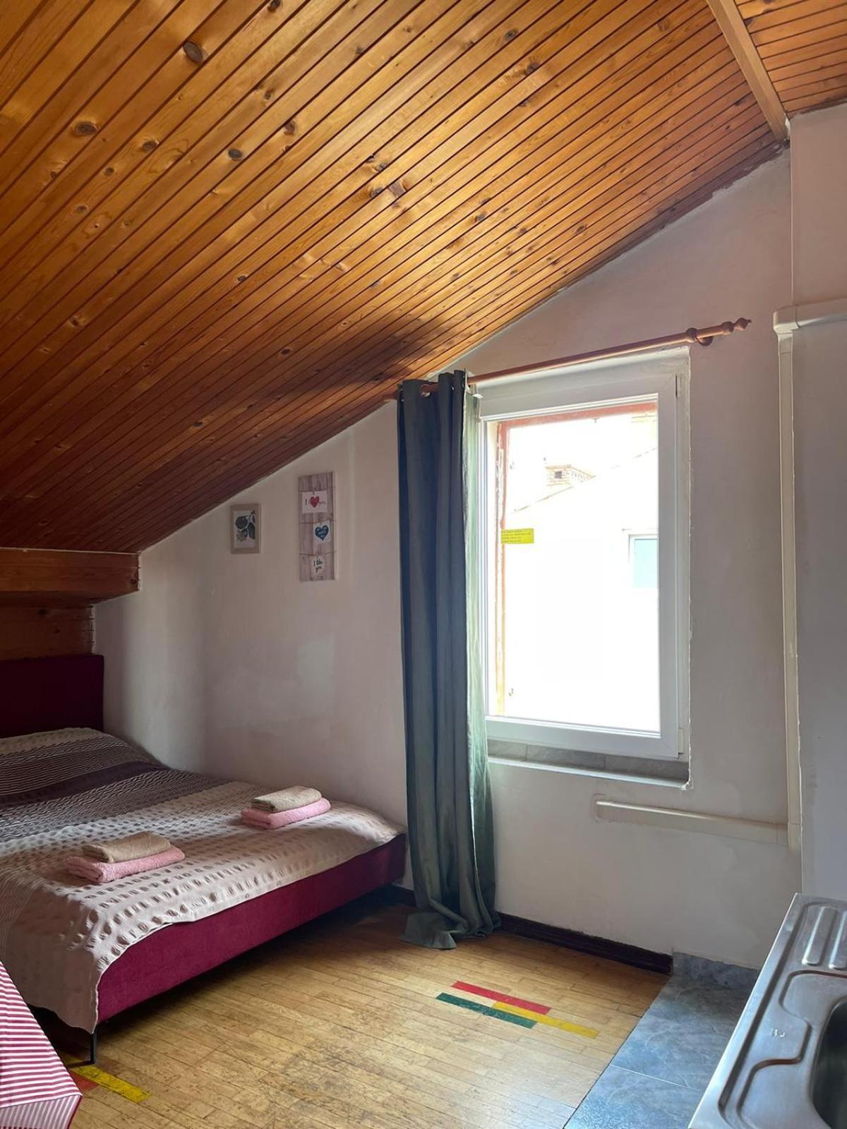 Dejan Apartment 2-Top Centar-Old Town Studio Pula Exterior photo