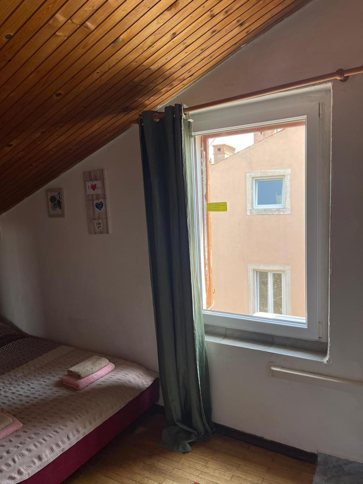 Dejan Apartment 2-Top Centar-Old Town Studio Pula Exterior photo